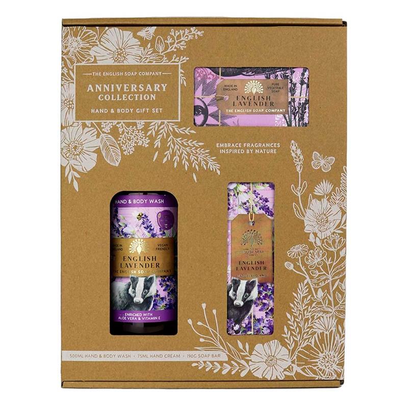 KIT THE ENGLISH SOAP COMPANY CREME DE MAO 75ML SABONETE EM BARRA 190G CREME DE BANHO 500ML ENGLISH LAVENDER